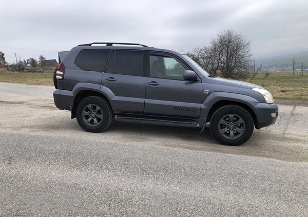 Toyota Land Cruiser cena 43900 przebieg: 330205, rok produkcji 2005 z Zakliczyn małe 211